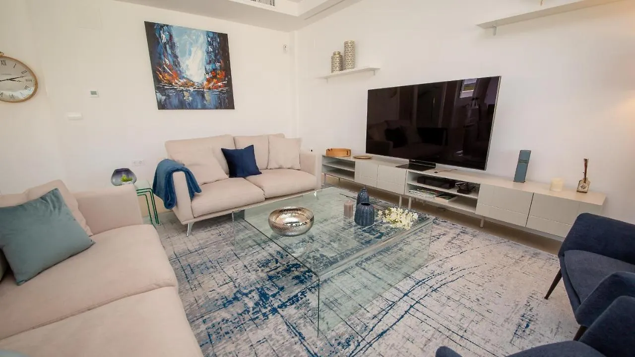 Villa Paraiso, 15 Манилва 0*,  Испания