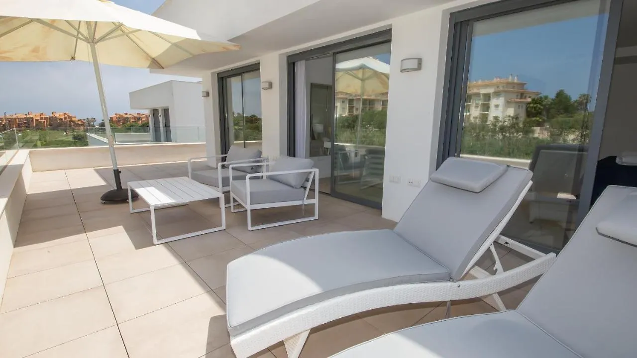 Villa Paraiso, 15 Манилва