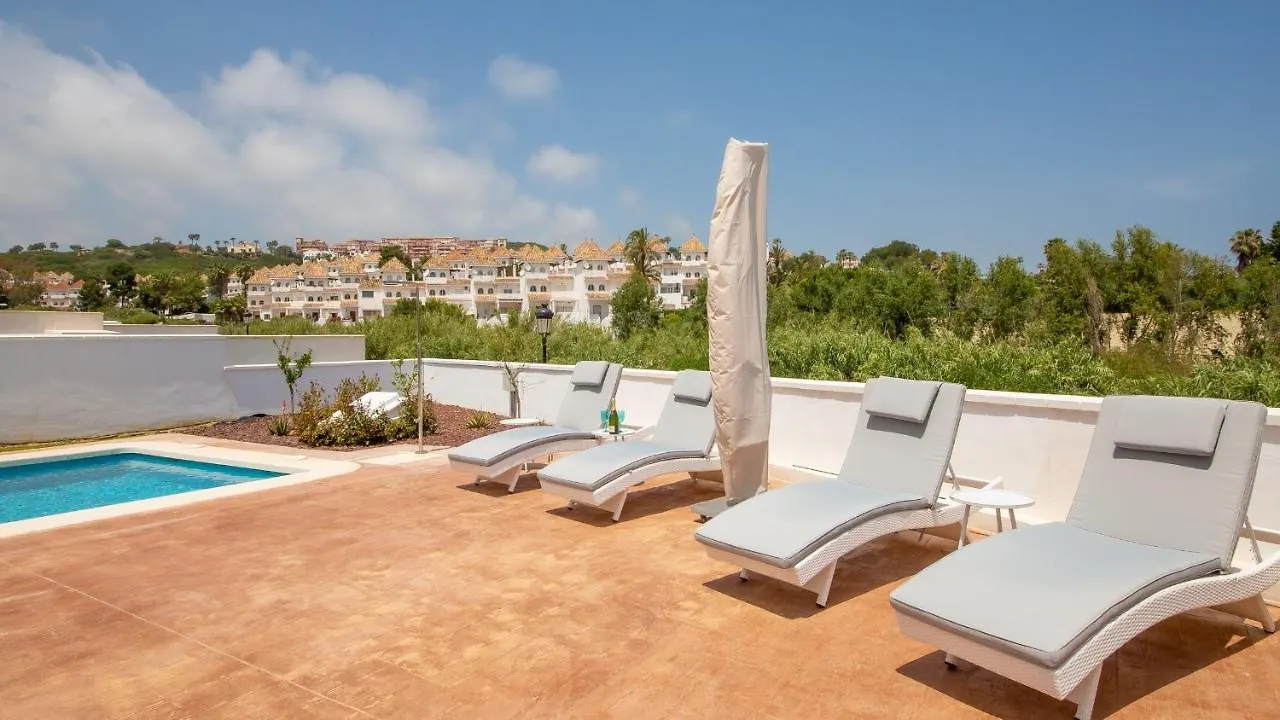 Villa Paraiso, 15 Манилва