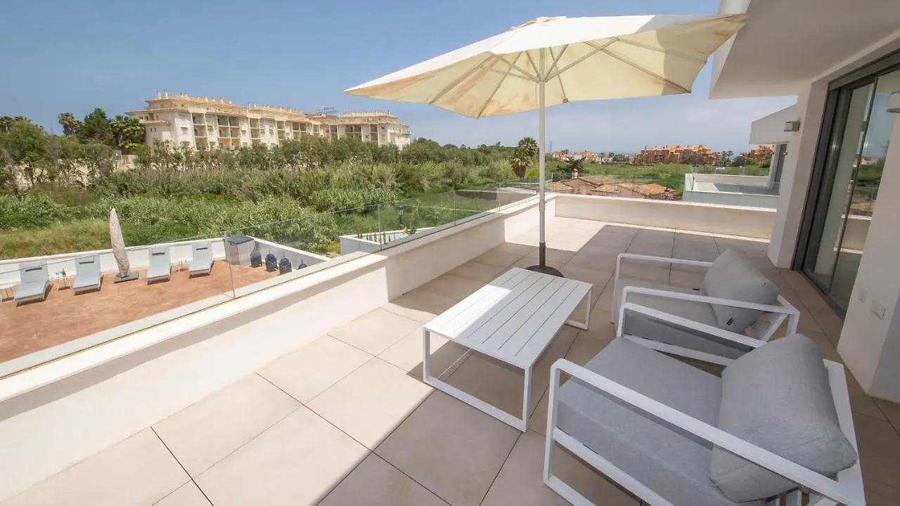 Villa Paraiso, 15 Манилва 0*,